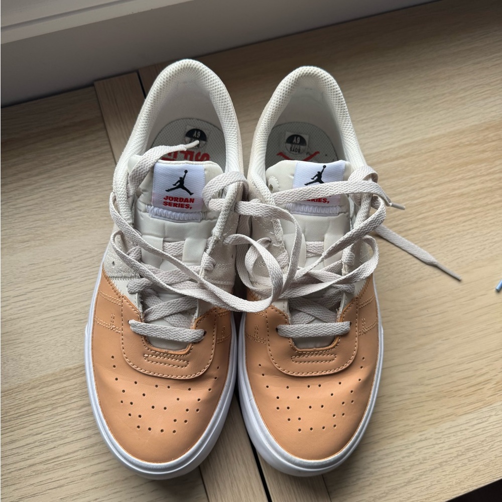 Jordan Low-Top Sneakers in Tan and White